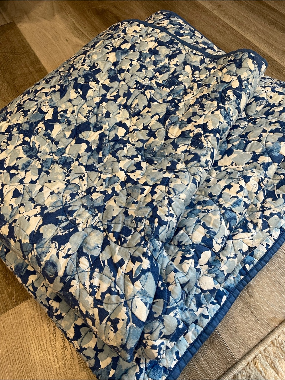 Martha Stewart blue floral queen size quilt